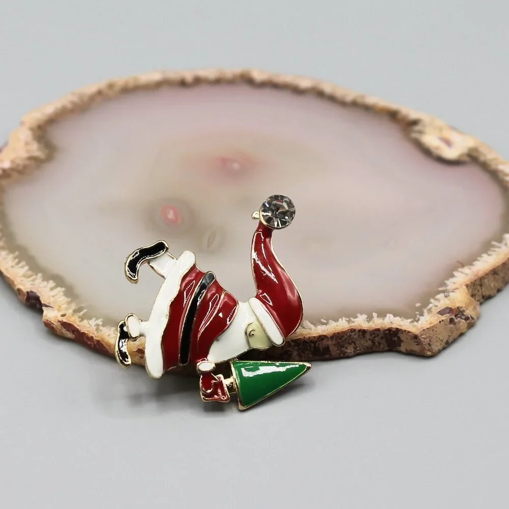 Santa Christmas Tree Holidays jewelry pin brooch fashion red green gold tone